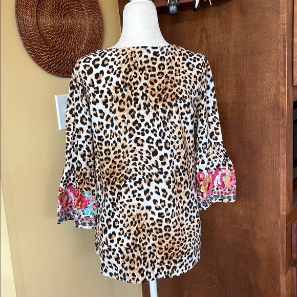 Savanna Jane Floral Embroidered Leopard Print Top - Multi colored size M - Picture 9 of 13